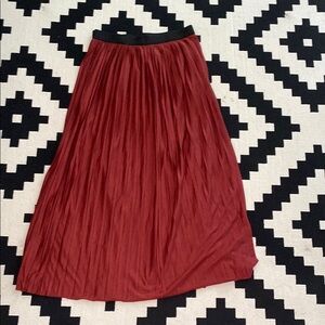 Elegant Burgundy Pleated Skirt
